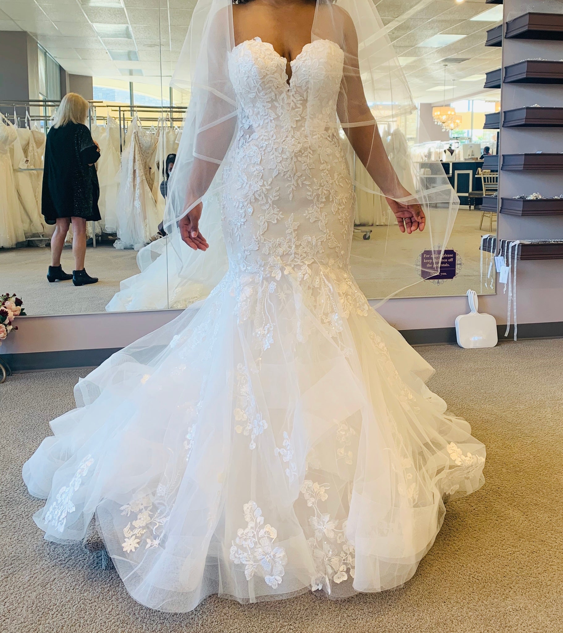 Essense of Australia D2908 – Nearly Newlywed