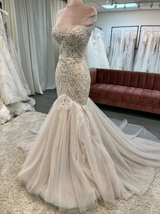 Ida Torez Piercing Gaze