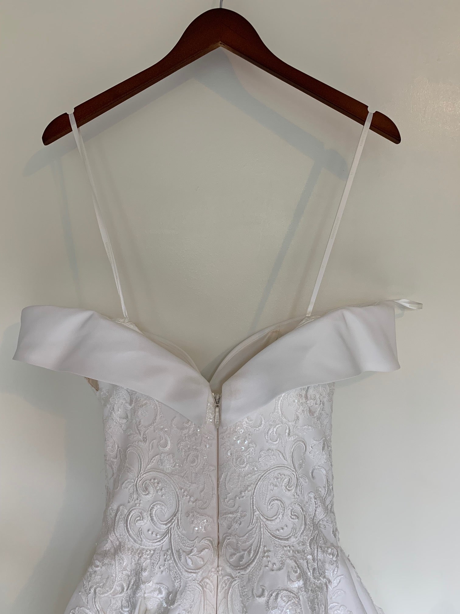 Justin Alexander 88078 – Nearly Newlywed