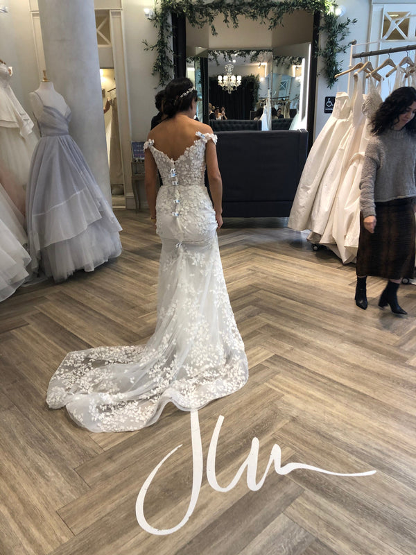 Lazaro Olivia 3914 – Nearly Newlywed - Main Image