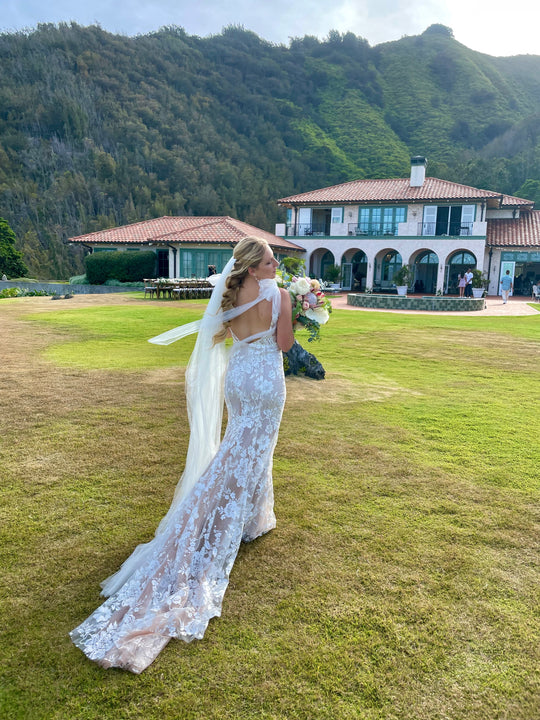 Made With Love Elsie Fitted w Detachable Bows *Veil Included