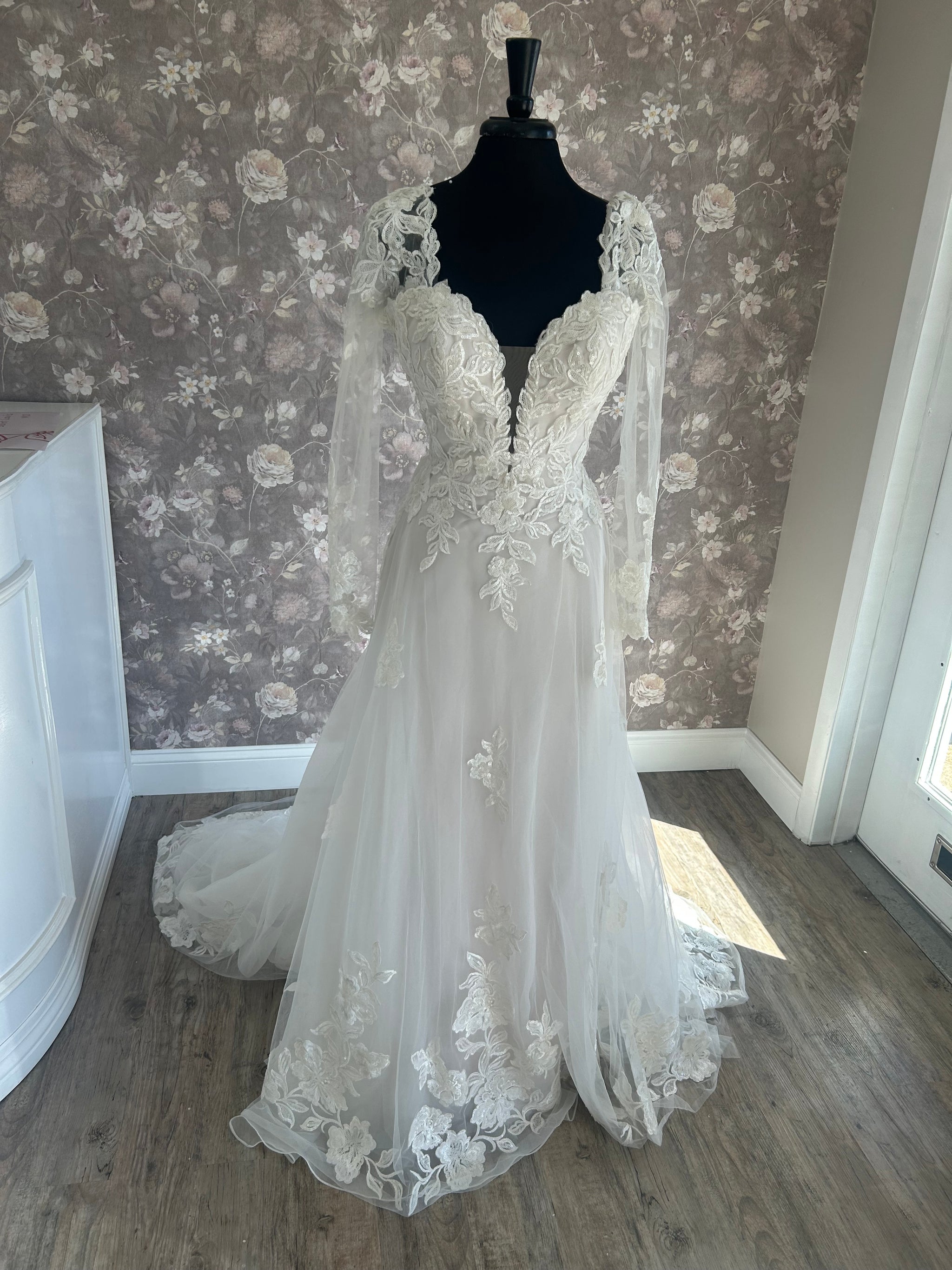 Maggie Sottero Britney 22MC932A02 – Nearly Newlywed
