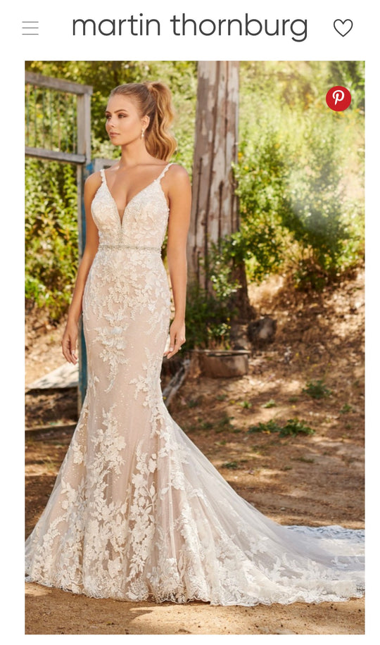 Martin Thornburg “Iris” by Mon Cheri.     #120234