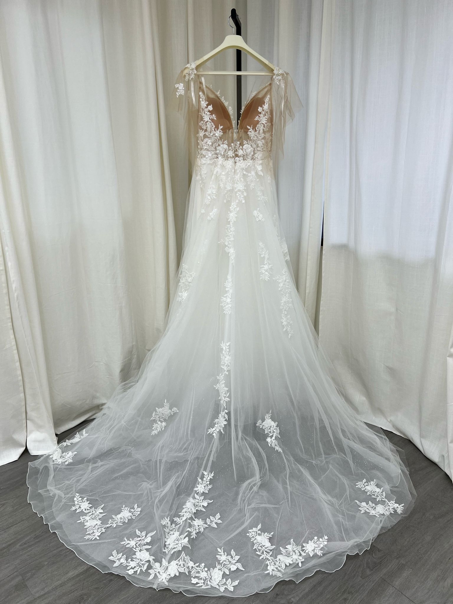 Modeca Star Nearly Newlywed Modeca Star Nearly Newlywed