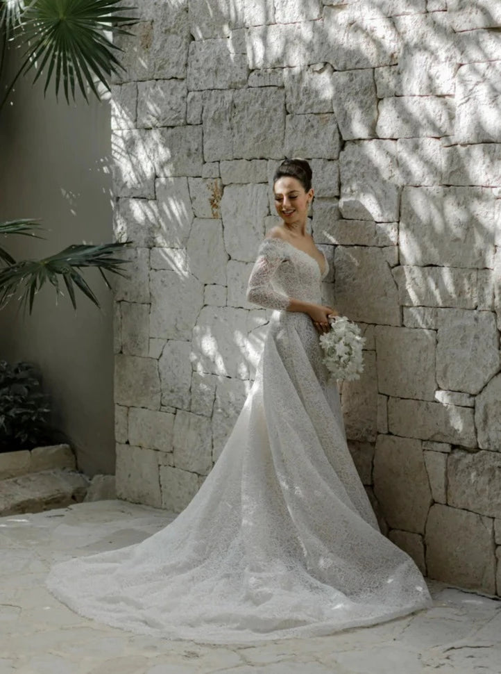 Monique Lhuillier Lovely Gown Veil