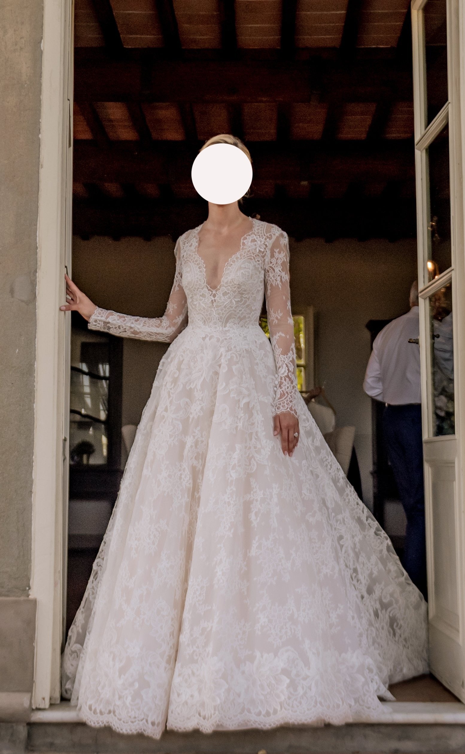 ＊Monique Lhuillier＊ ウェディングドレス Spring 2023 Bridal Lookbook – Monique Lhuillier