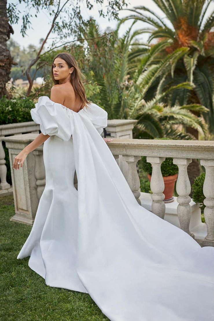 Monique Lhuillier Admire – Nearly Newlywed