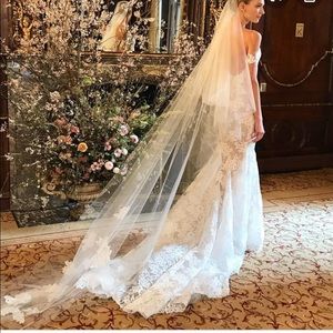Monique Lhuillier Willow Veil – Nearly Newlywed