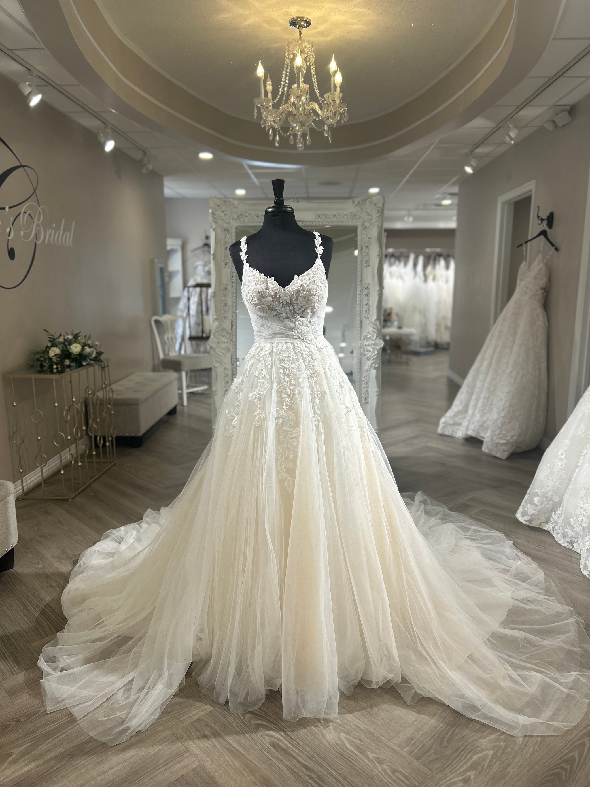 アンリミテッドヴァーサス UVS レイチェル　エルフリード　SR Mori Lee 4106 Julianne – Nearly Newlywed