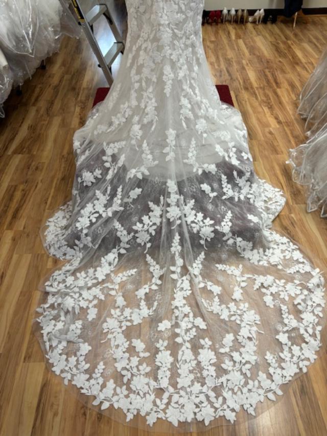 Mori Lee #5802 (Suri) – Nearly Newlywed