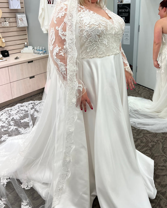 Oleg Cassini 8CWG908