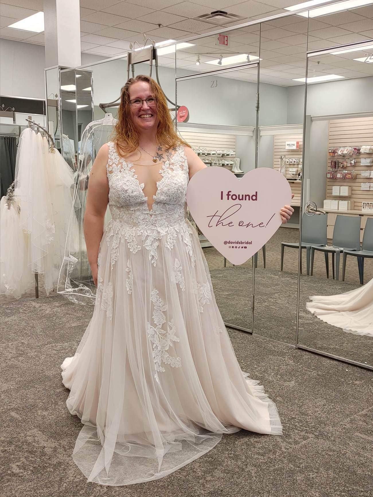 Oleg Cassini 8CWG924