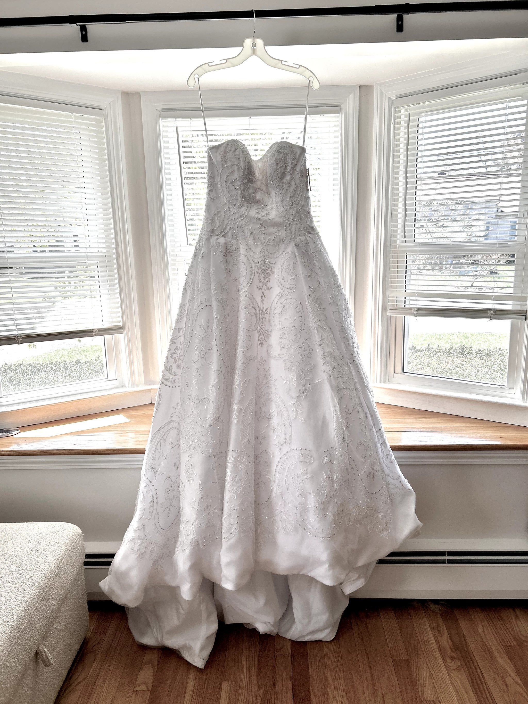 oleg cassini wedding dresses SWTHEART ORGANZA TULL / 14010472 – Nearly Newlywed essentiel_ceremonies Black Orchid Prom Corsage Color:Lapis Blue