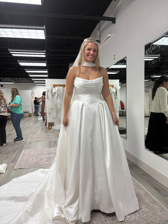 Other Aisle & Veil Exclusive Style Serena in color Ivory