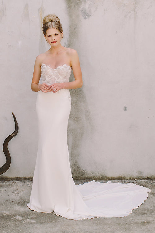 Other Anna Georgina: Chanel