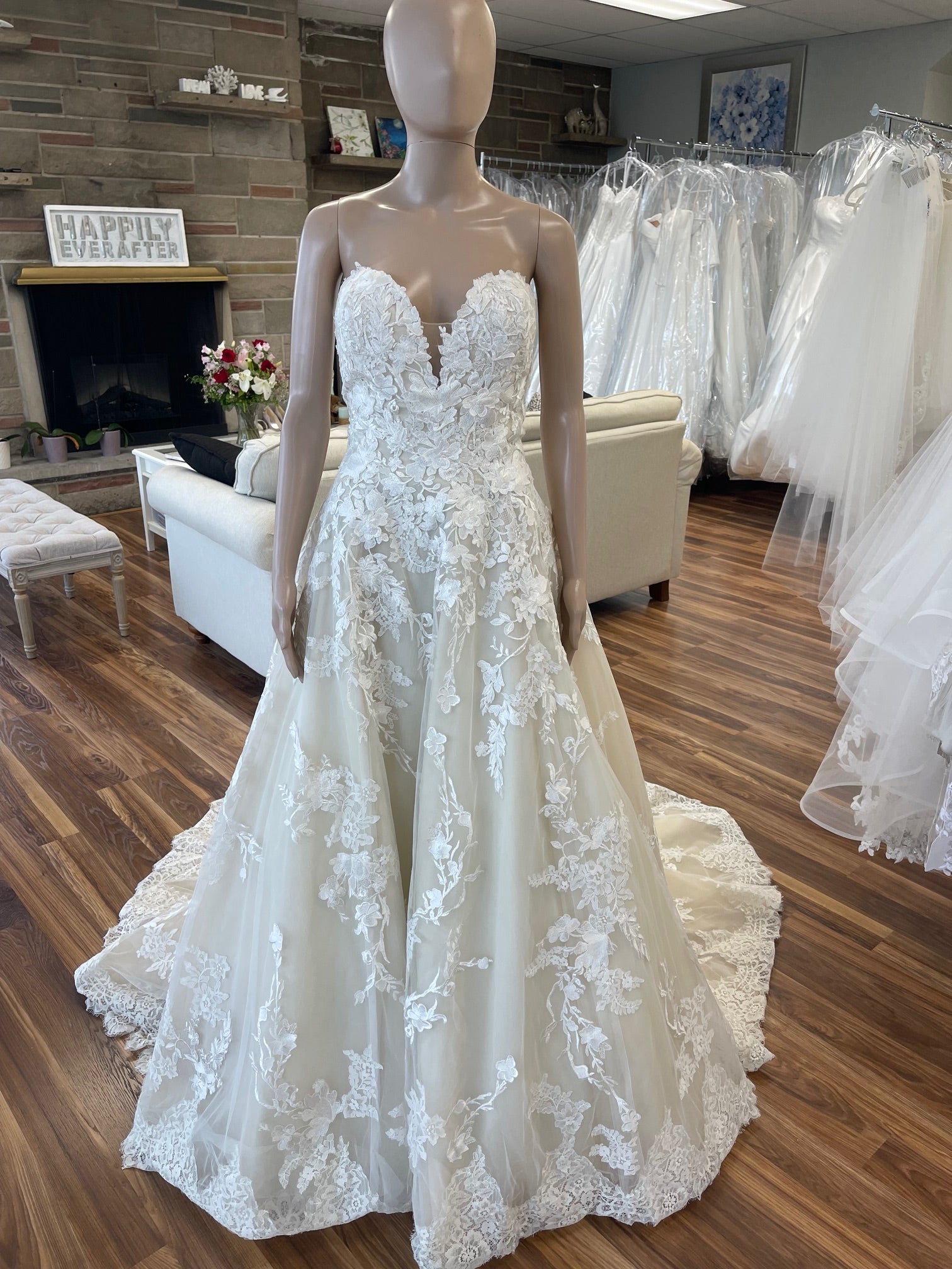 Pronovias Elcira – Nearly Newlywed
