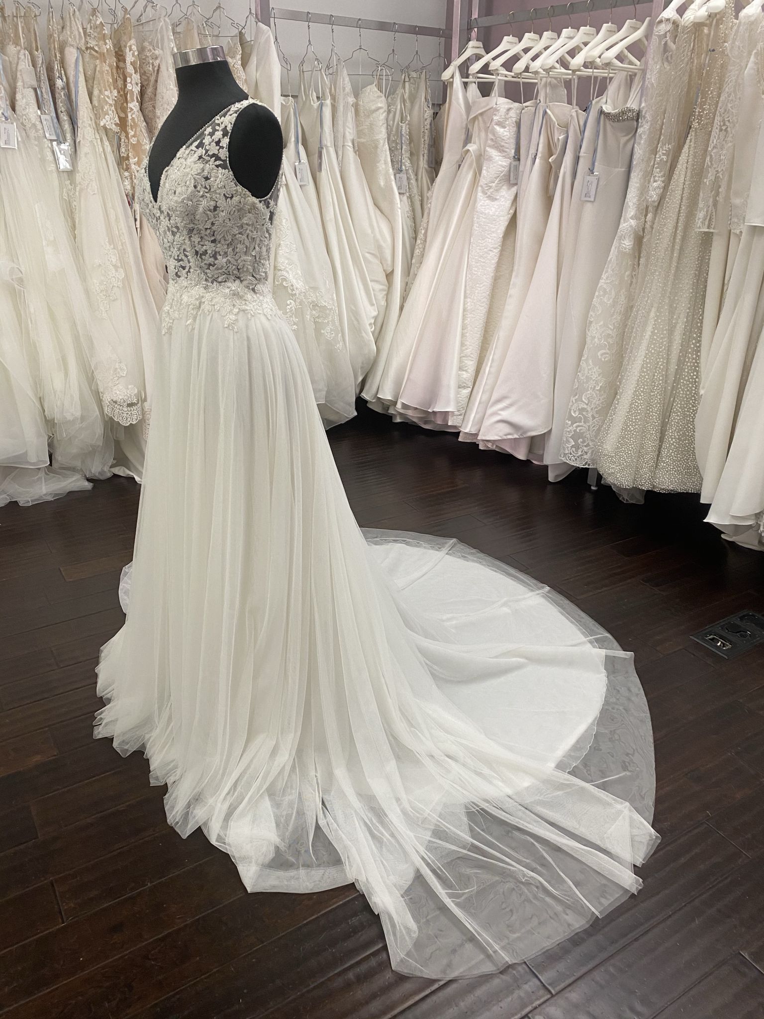 Pronovias Estambul – Nearly Newlywed