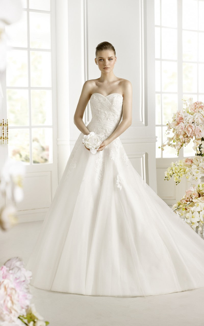 Pronovias Faldar – Nearly Newlywed