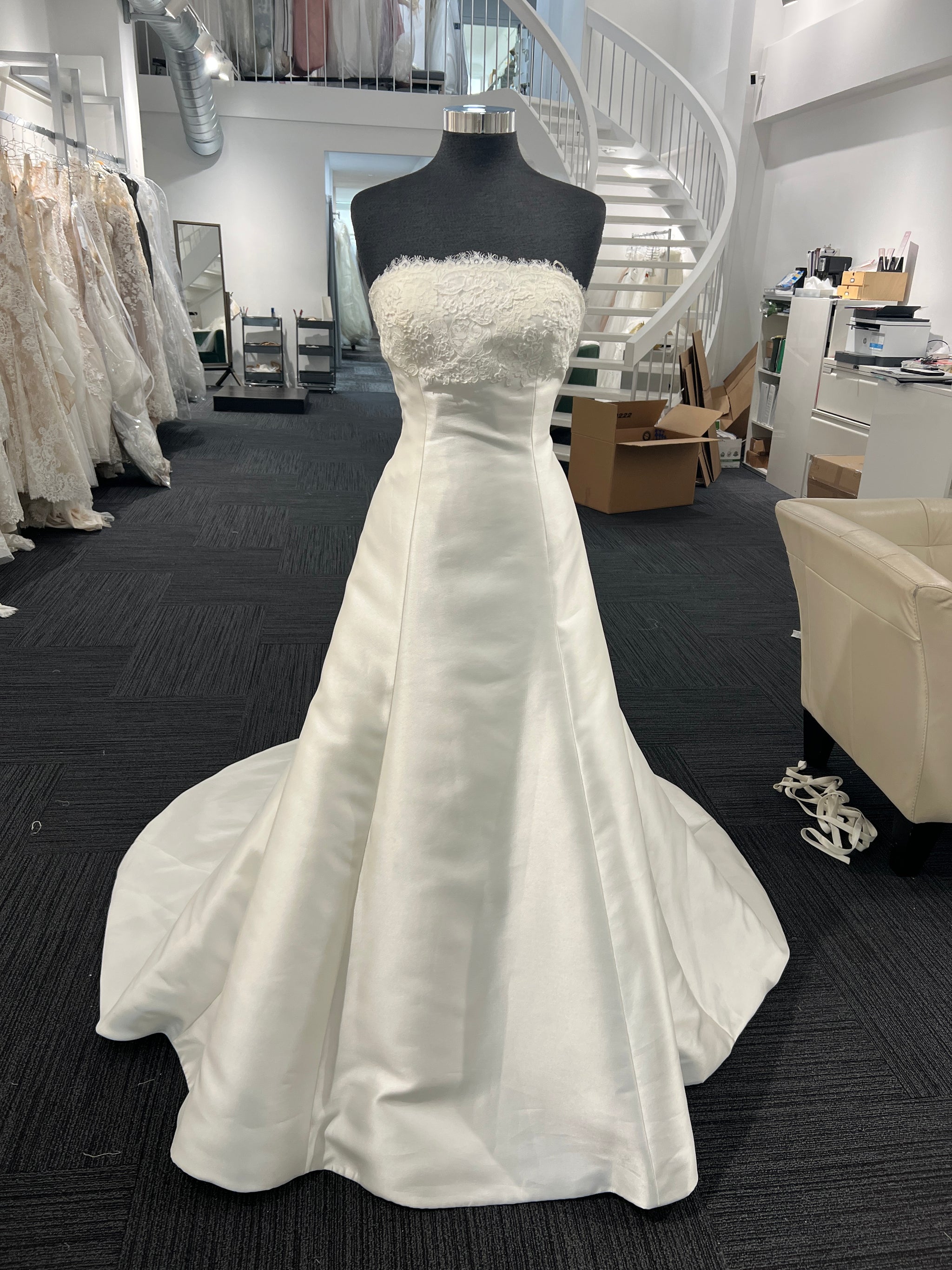 Pronovias Priscia – Nearly Newlywed
