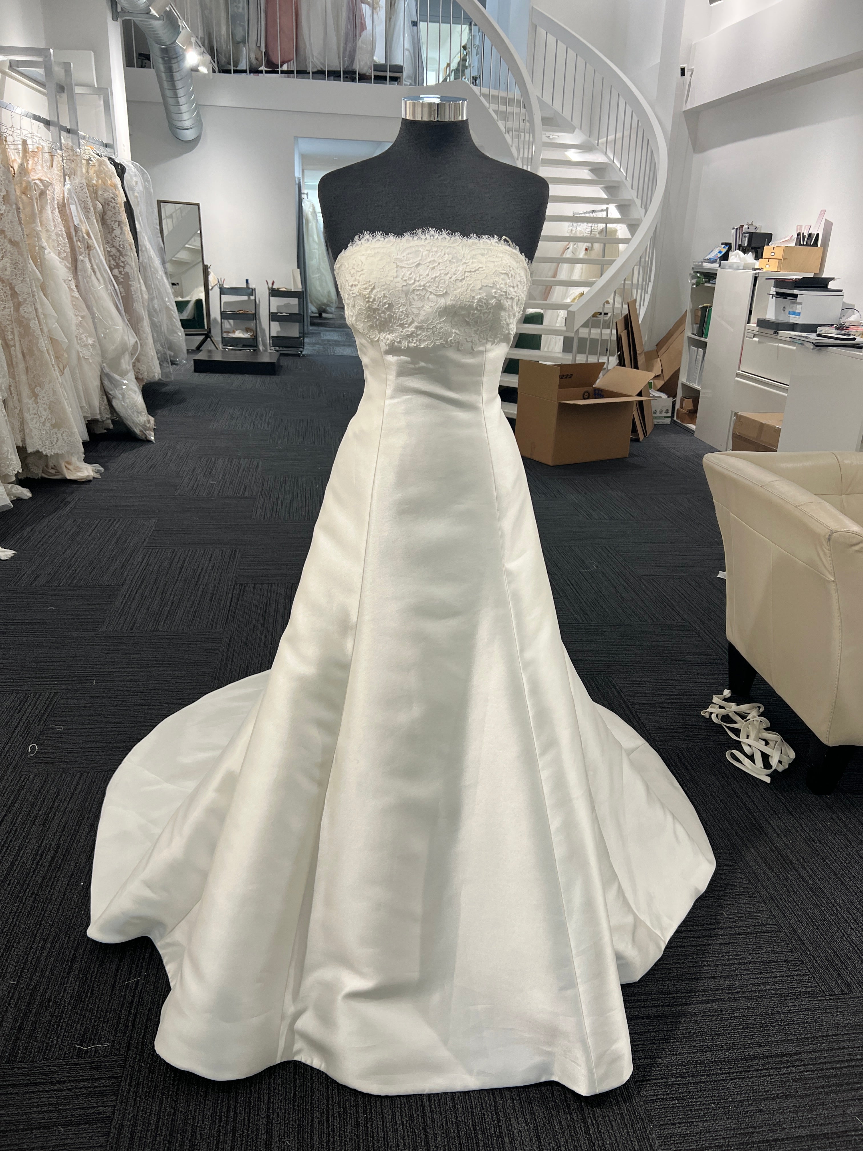 Pronovias Priscia – Nearly Newlywed