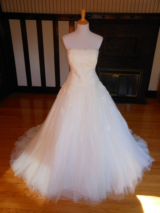 Pronovias Jahi