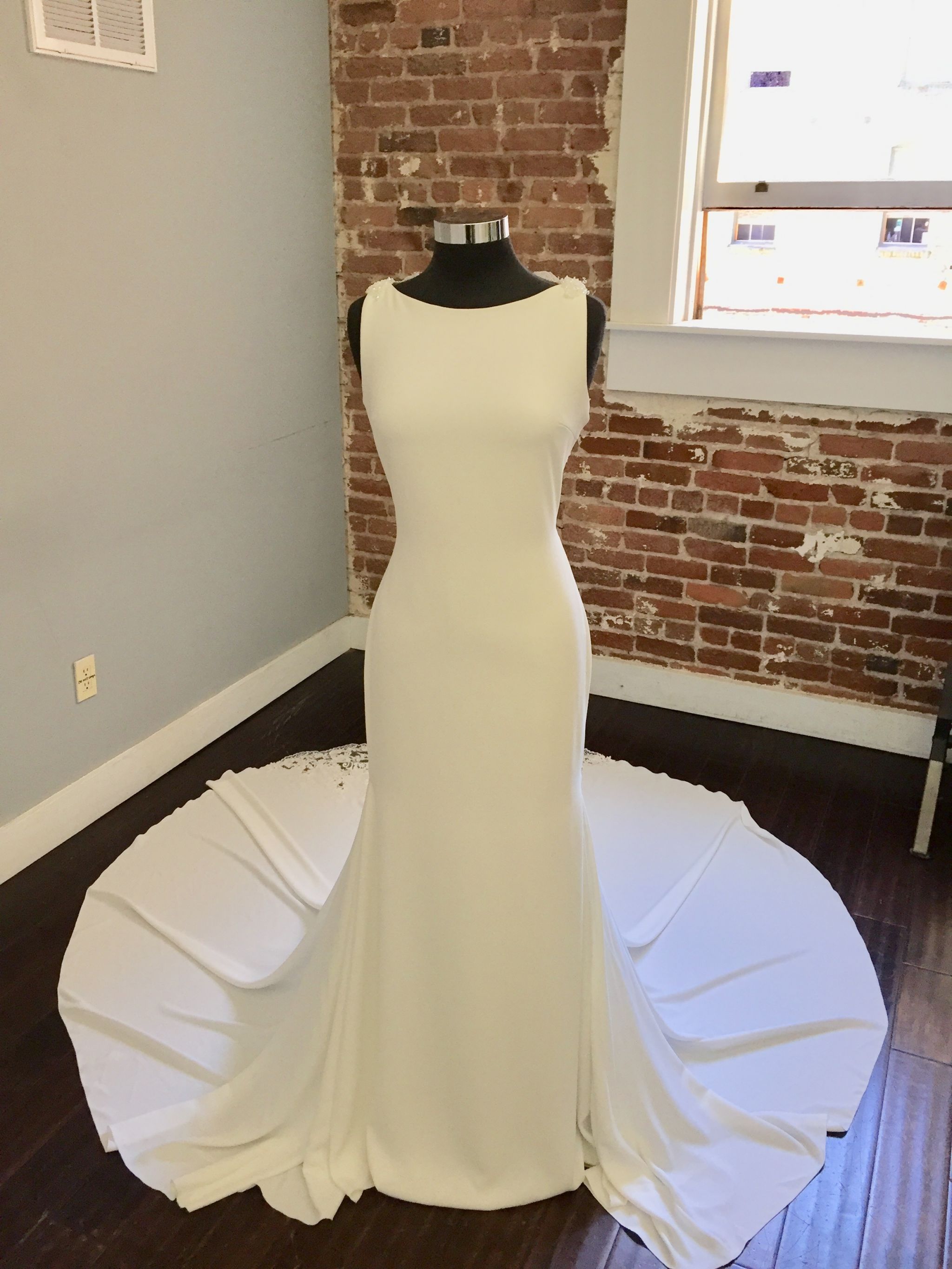 Pronovias shops enol price