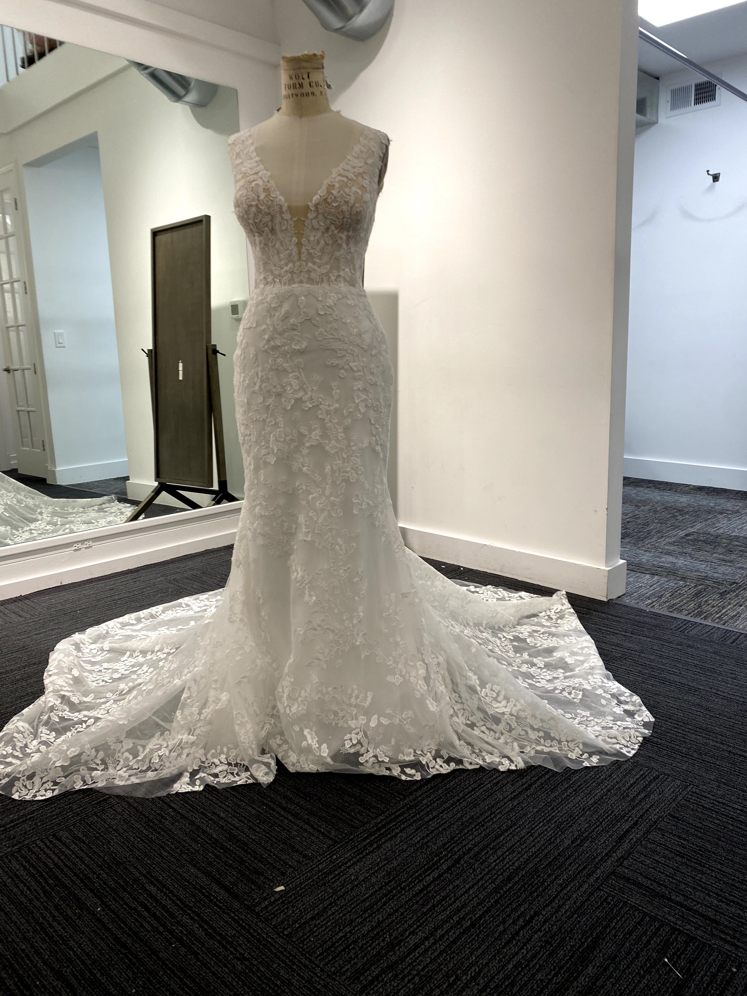 Pronovias Tianmen – Nearly Newlywed