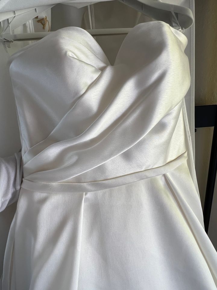 ⭐︎7月中期間限定値下げ⭐︎PRONOVIAS IXION プロノビアス ☆PRONOVIASより、”IXION”ご紹介します♬ – ウエディングドレス