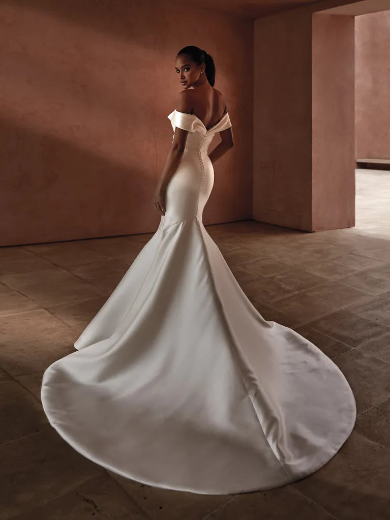 Pronovias Avonia Nearly Newlywed Pronovias Avonia Nearly Newlywed