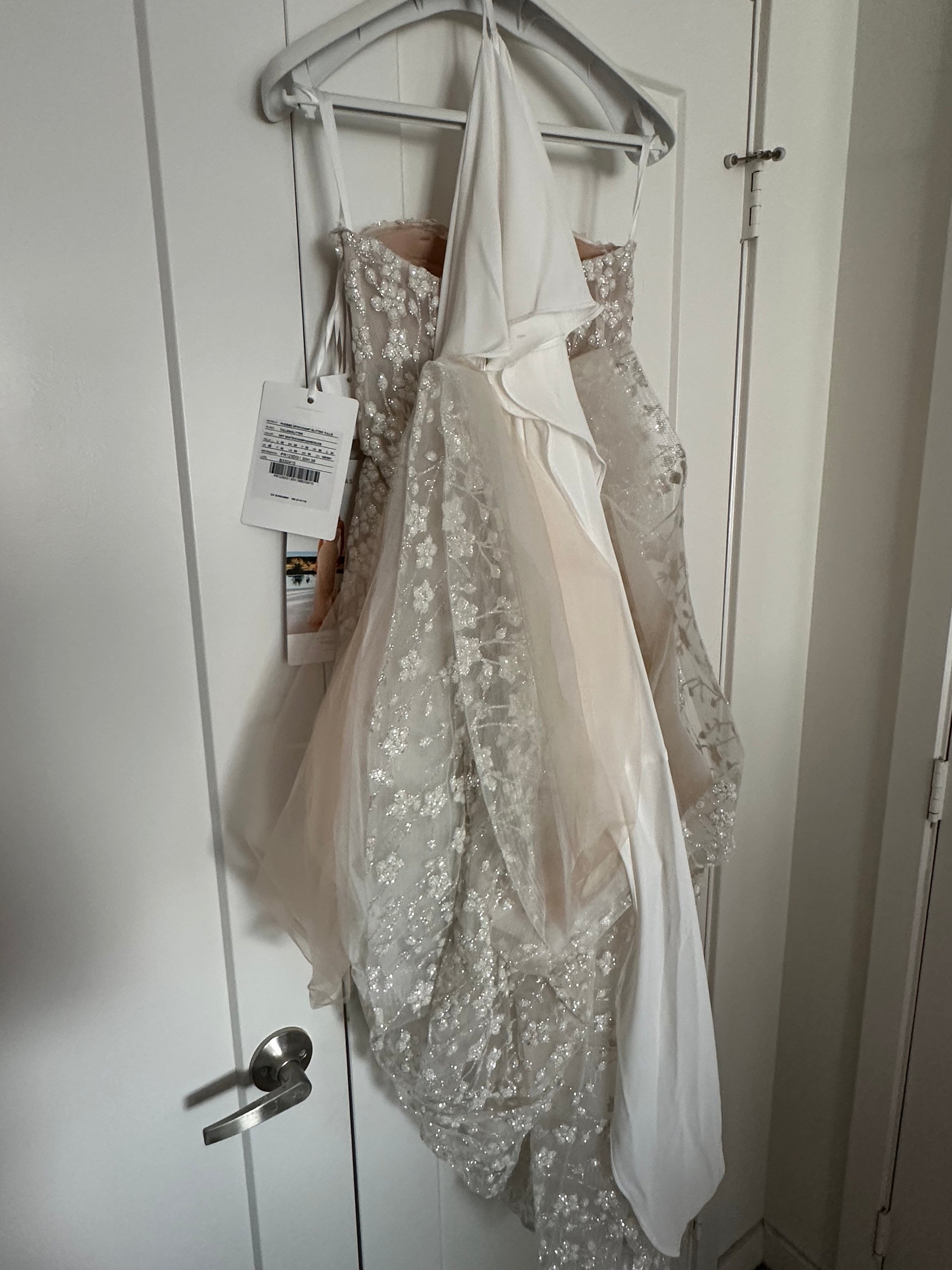 Pronovias PHOEBE NEVER WORN w Tags Size 6. Nearly Newlywed