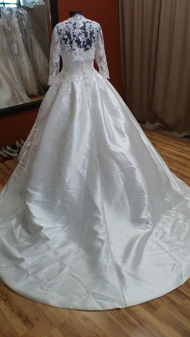 Pronovias Phoenicia – Nearly Newlywed Pronovias Phoenicia – Nearly Newlywed