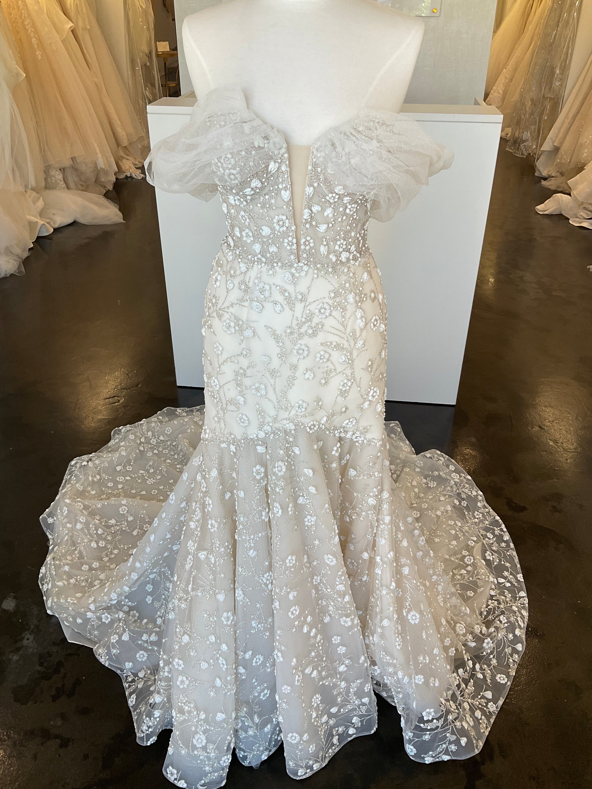 Pronovias Emilia Nearly Newlywed Pronovias Emilia Nearly Newlywed