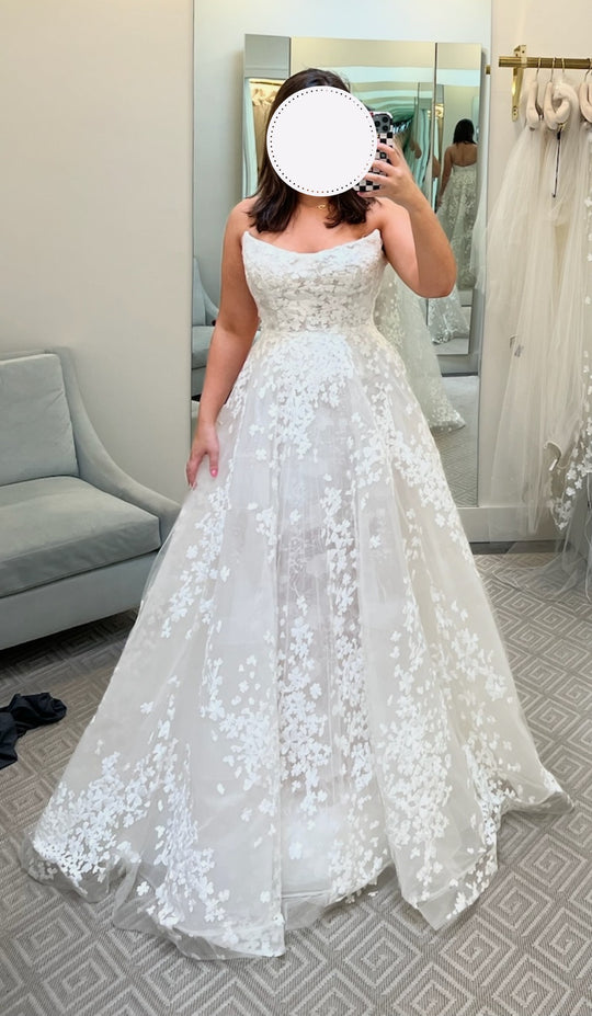 Reem Acra Dreams Celebration 01509k