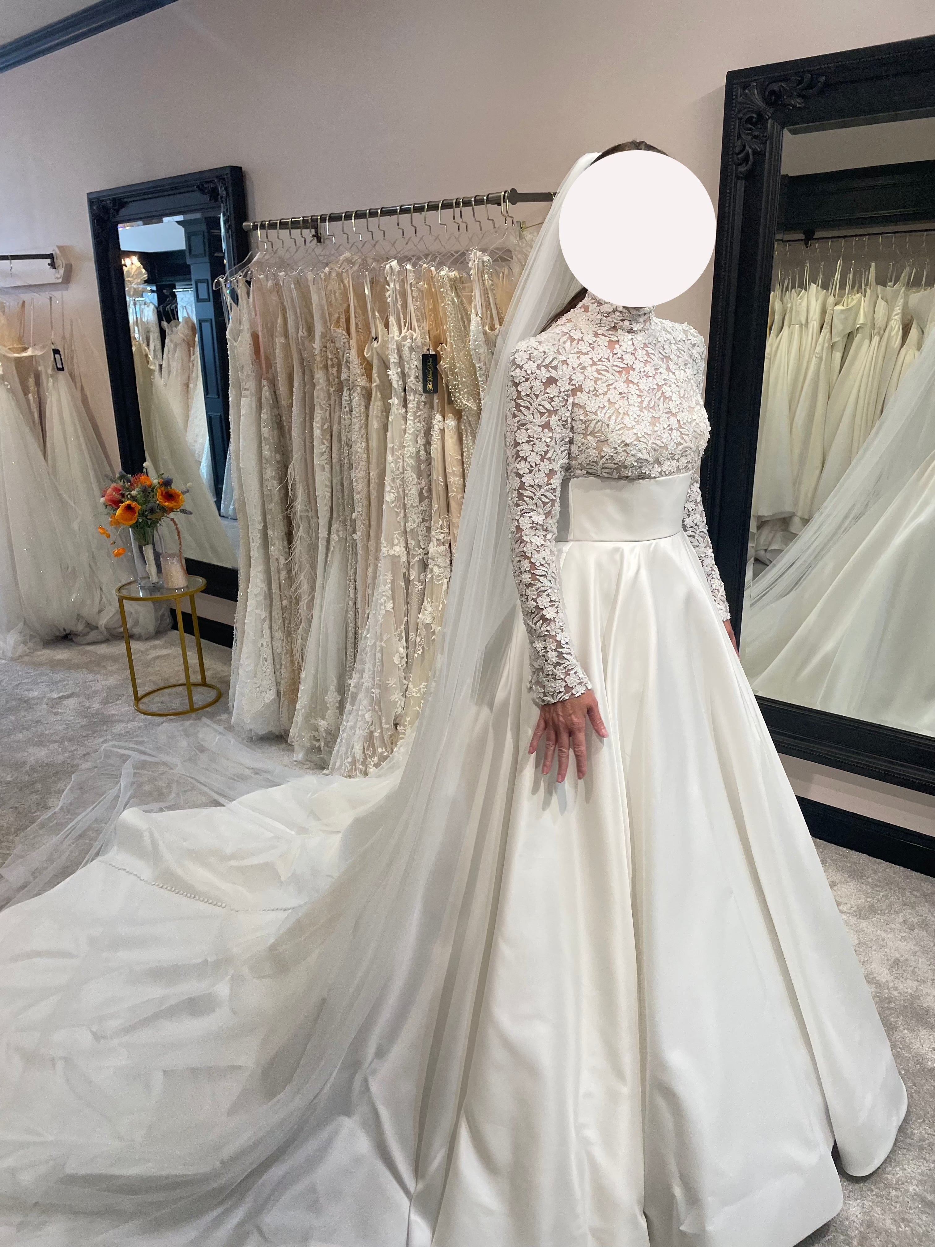 Rivini Thyra - Main Image