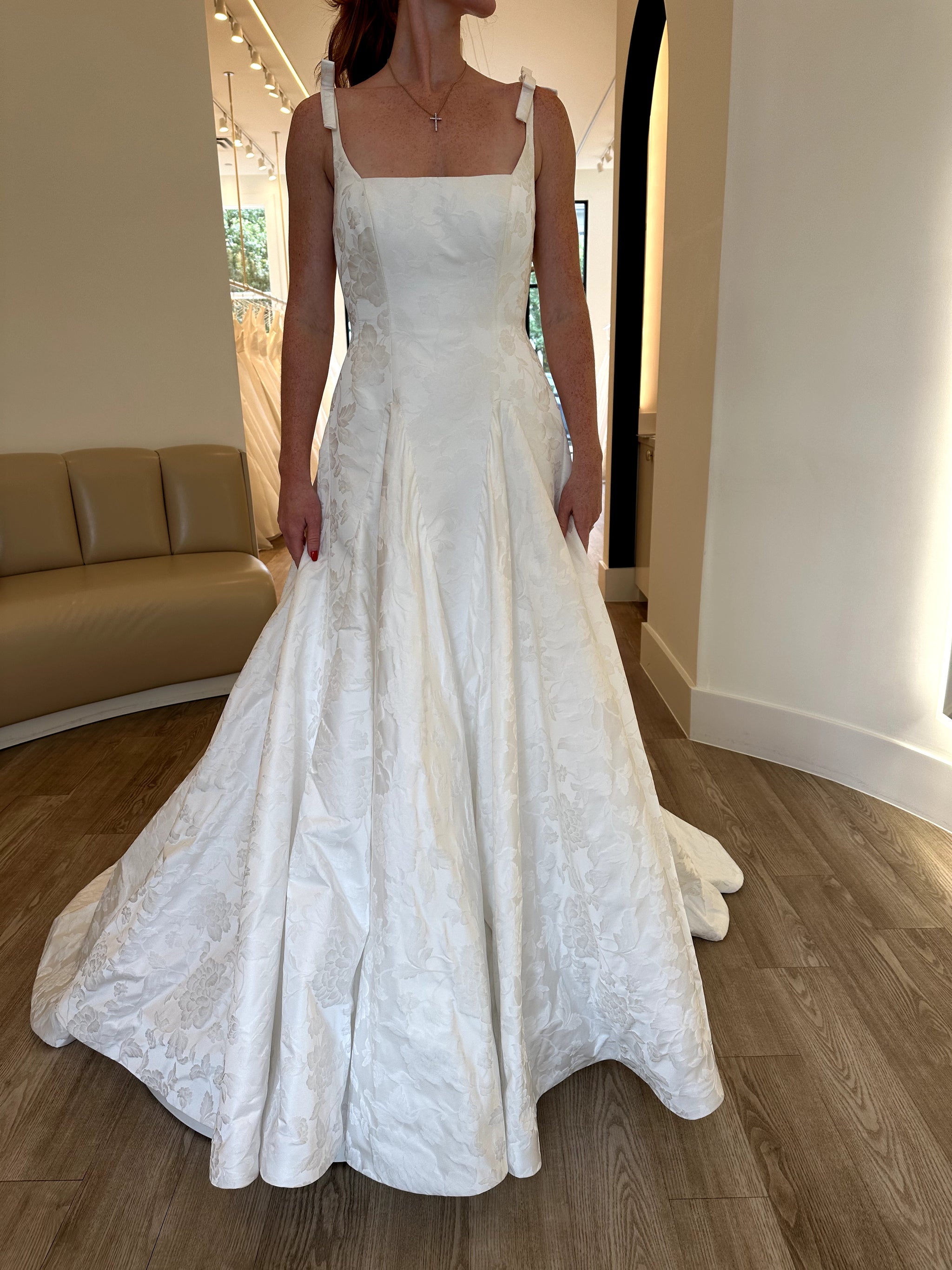 Sassi Holford Bella – Nearly Newlywed