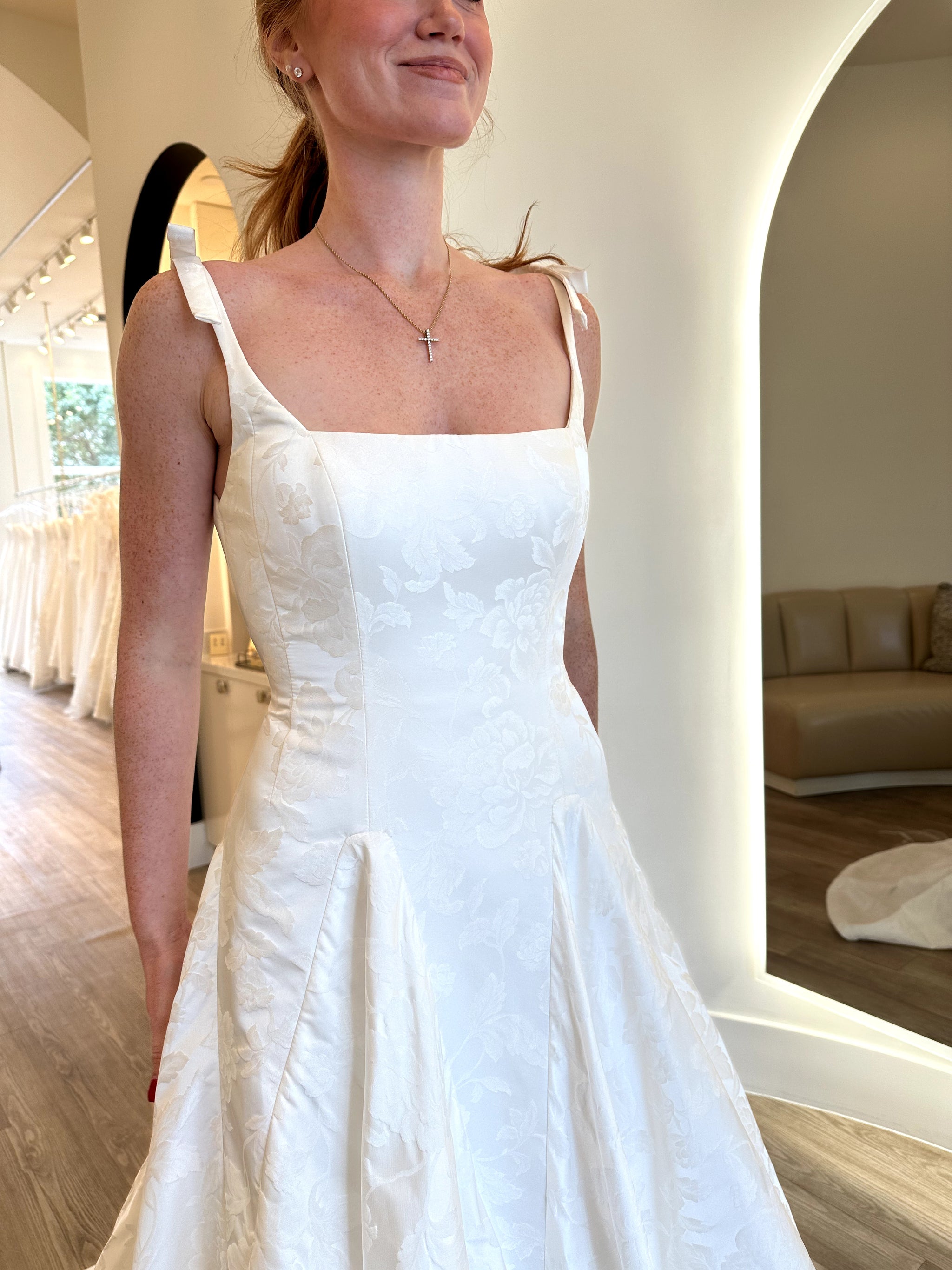 Sassi Holford Bella – Nearly Newlywed