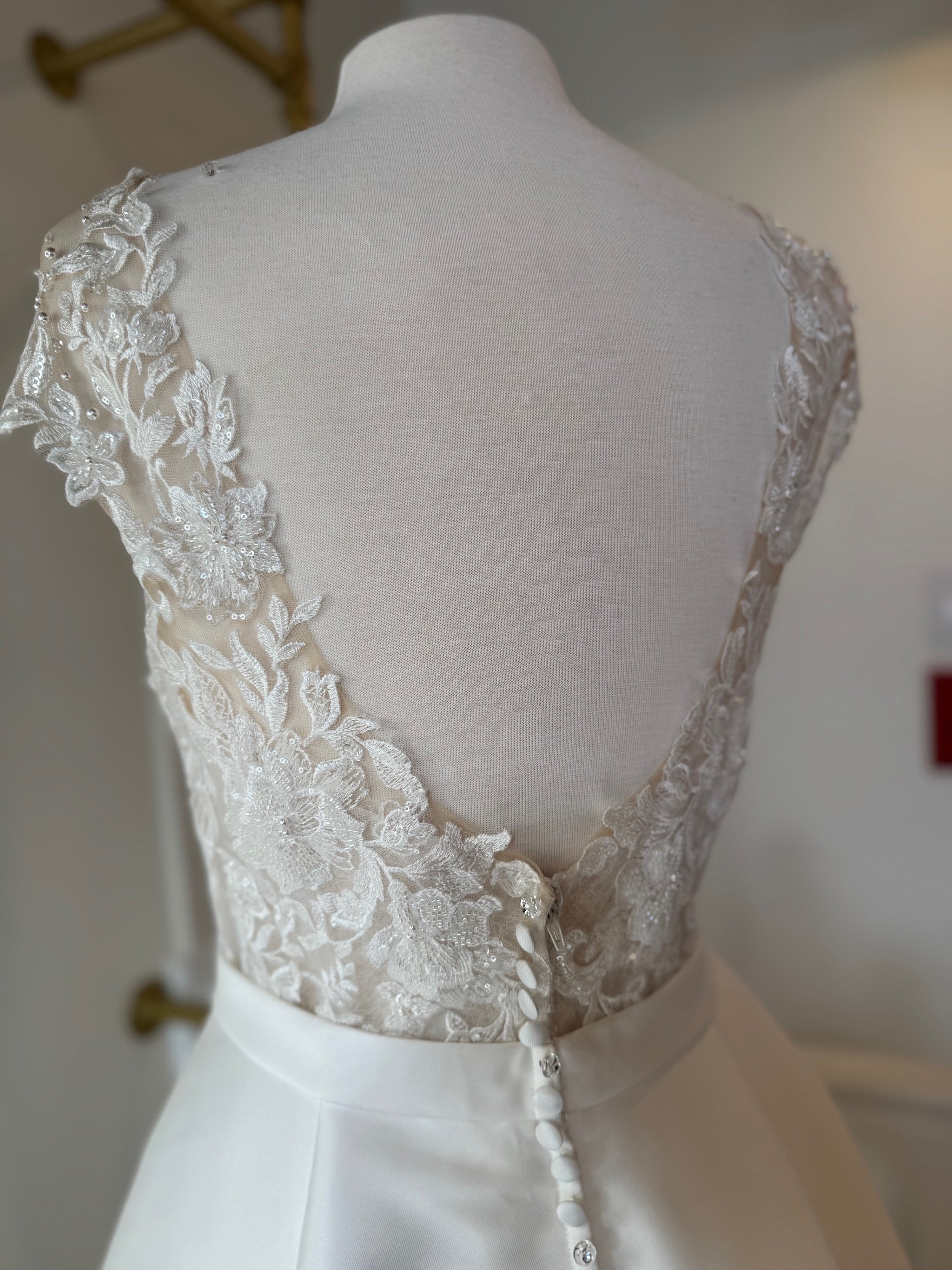 n_wedding61様 Hailey: Chiffon A-Line Gown with Pleated Tulle Embroidered