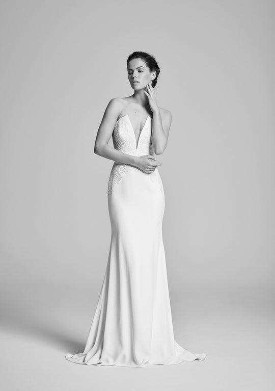 Suzanne Neville Delphine