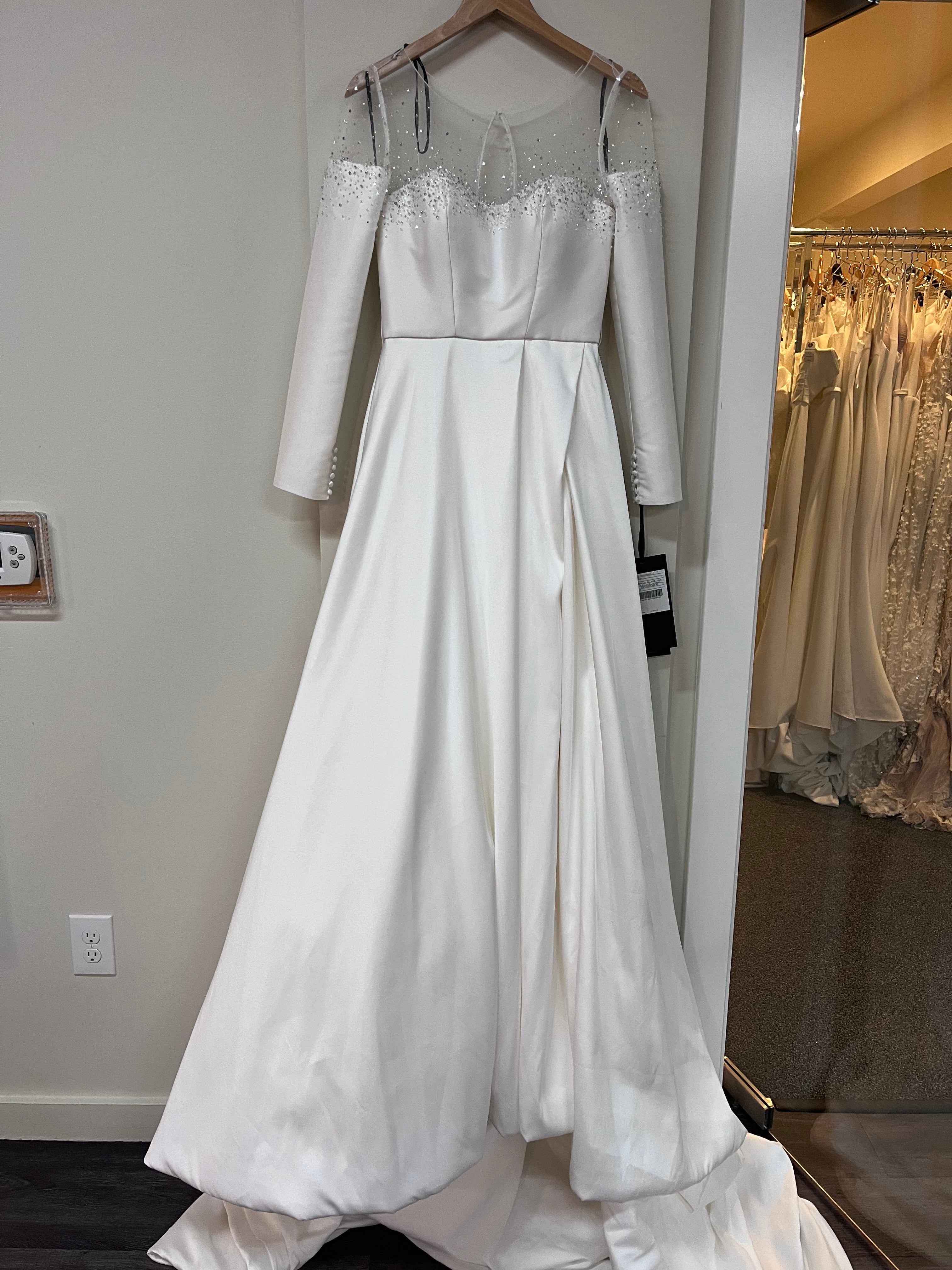 Vera Wang Wedding Dresses For Sale – Nearly Newlywed