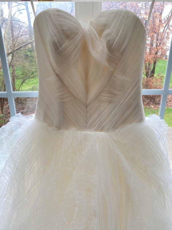 Vera Wang Octavia – Nearly Newlywed