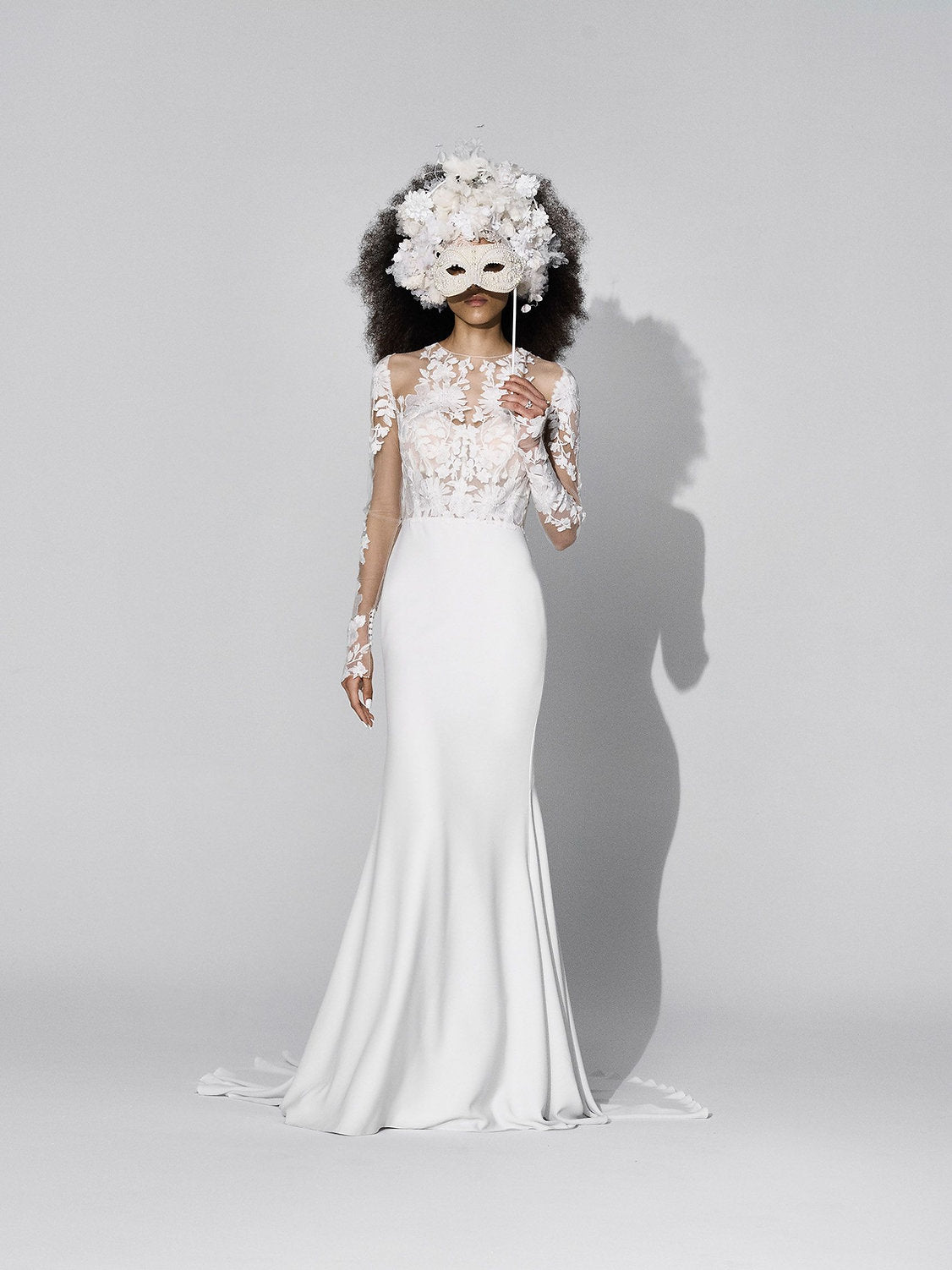 Vera Wang Henar – Nearly Newlywed