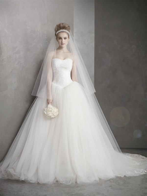 Vera Wang VW351135 – Nearly Newlywed