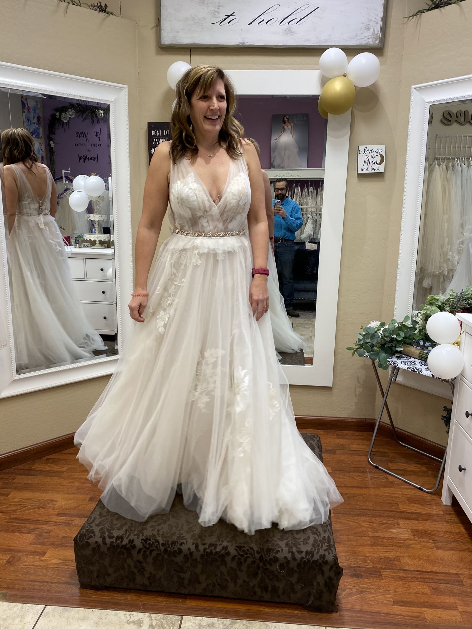 WILLOWBY Lainie Style 52069 Nearly Newlywed