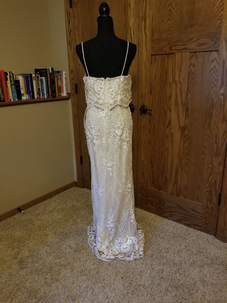 Adrianna Papell Arden PreOwnedWeddingDresses