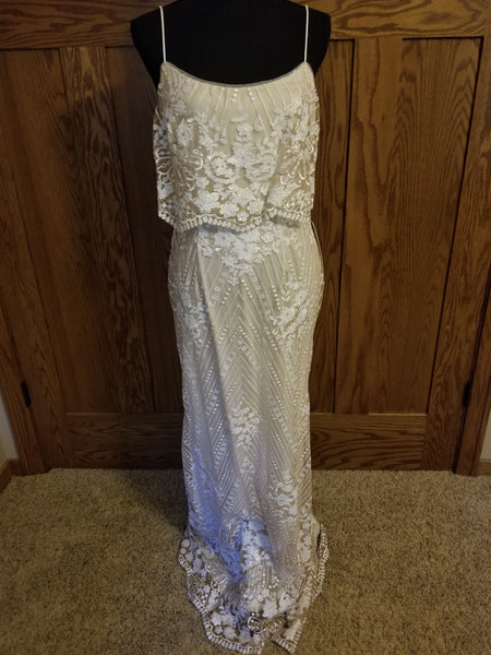 Adrianna Papell Arden PreOwnedWeddingDresses