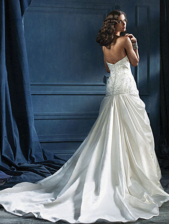 Alfred angelo 2024 sapphire wedding dress