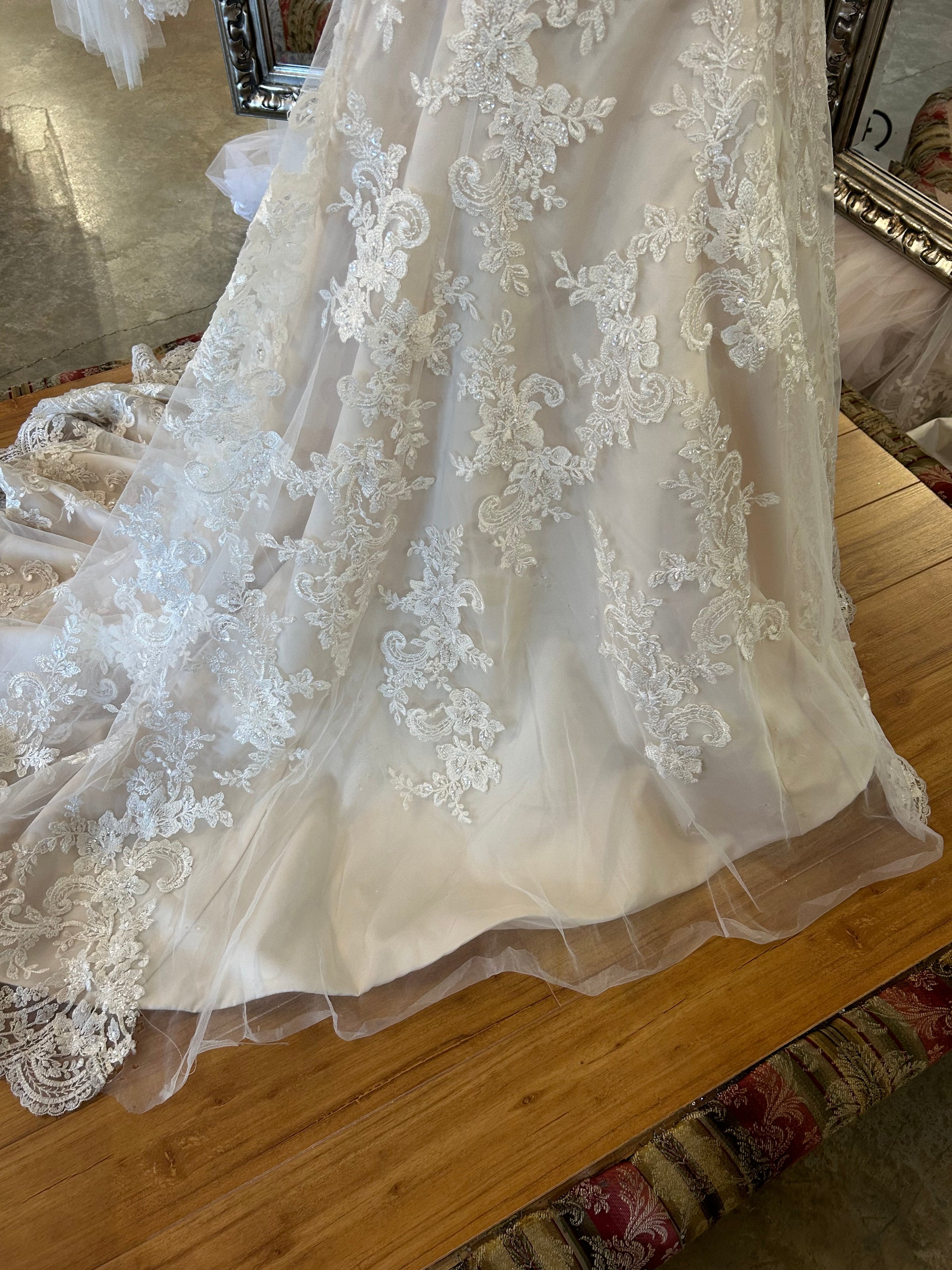 Allure Bridals 8917