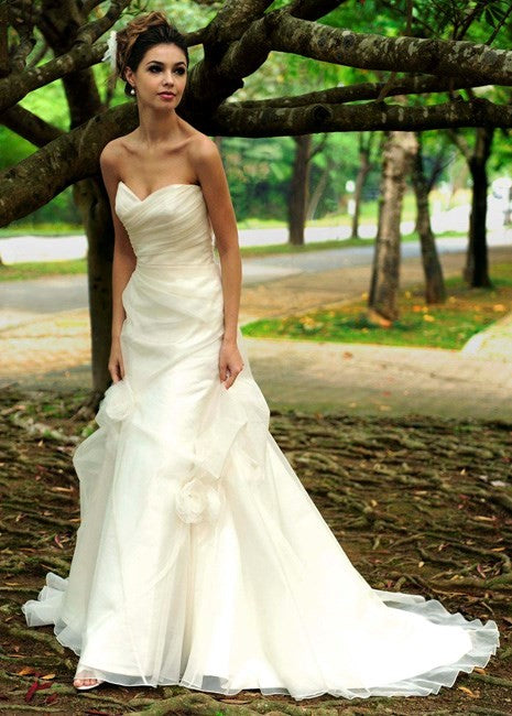 Augusta Jones Elaine – Nearly Newlywed