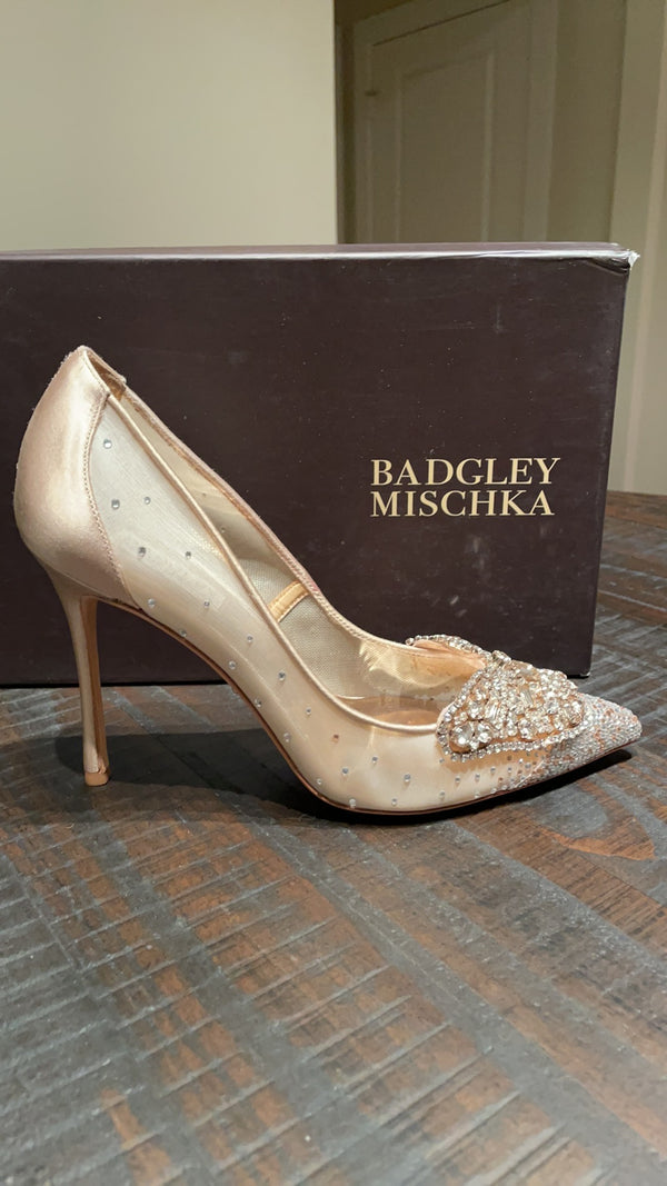 Badgley Mischka Quintana Crystal Embellished Pump – Nearly Newlywed