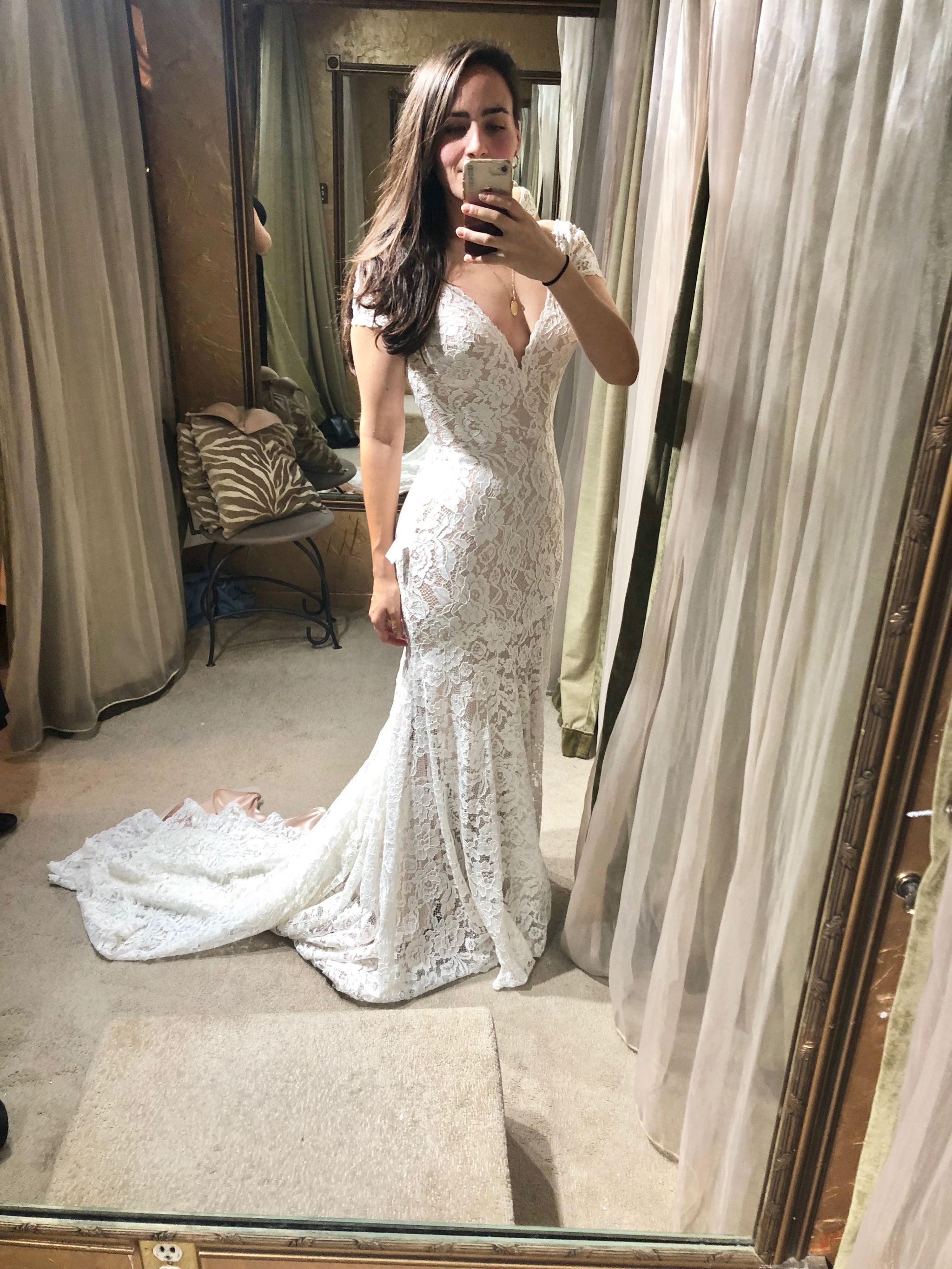 BCBG MAXAZRIA Andi Lace – Nearly Newlywed